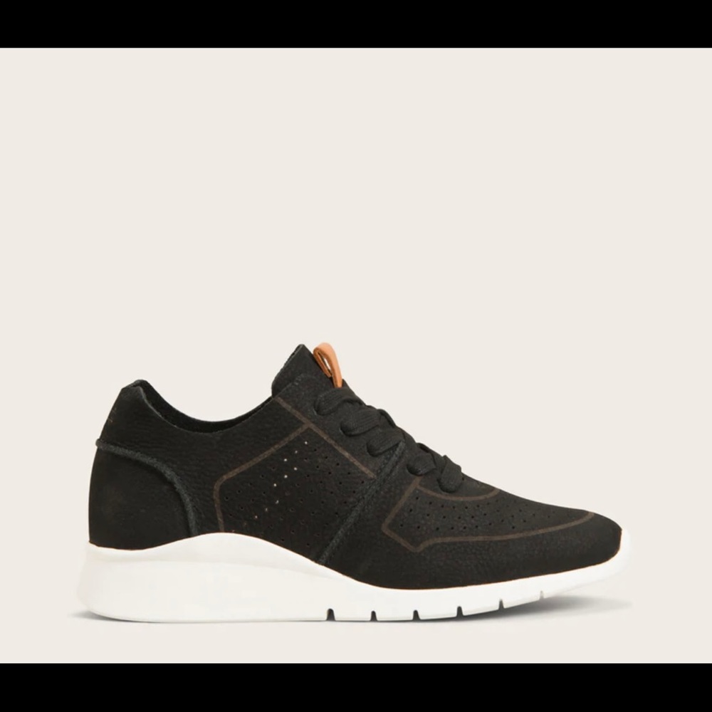 Sneakers by Kenneth Cole